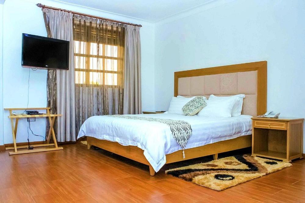 Rosemary Courts Bed And Breakfast Entebbe Bagian luar foto